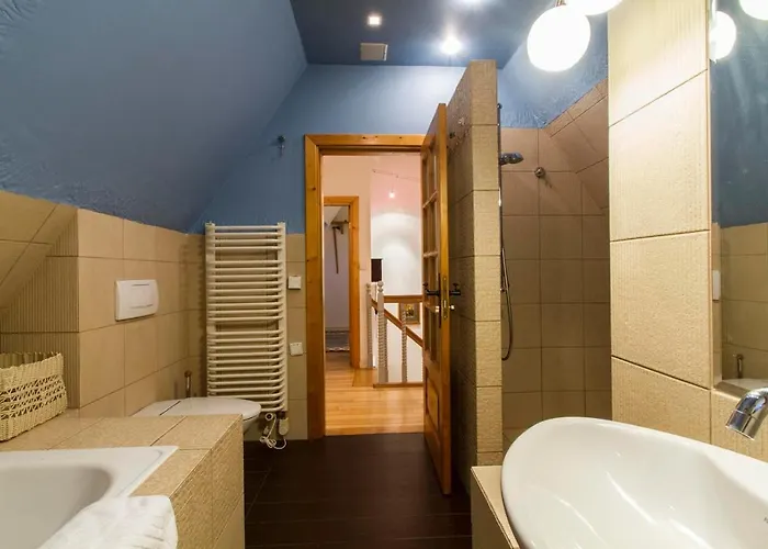 Zakohome- Piec Gruszek דירה