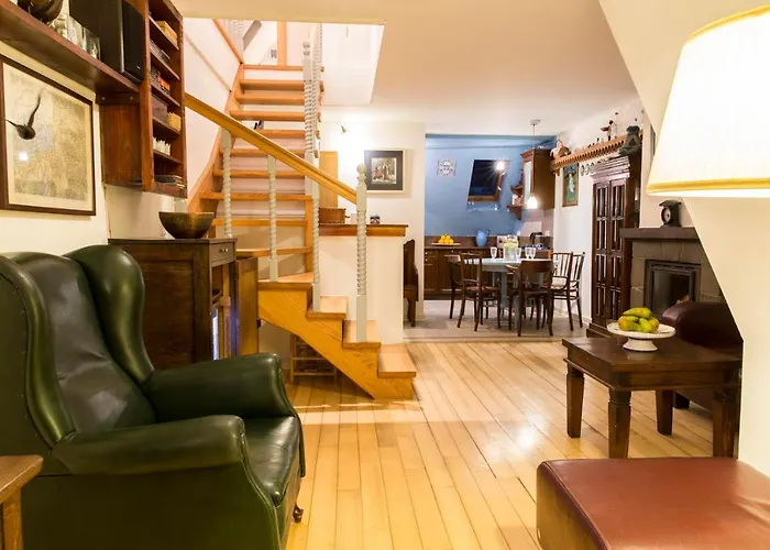 Zakohome- Piec Gruszek 아파트 *